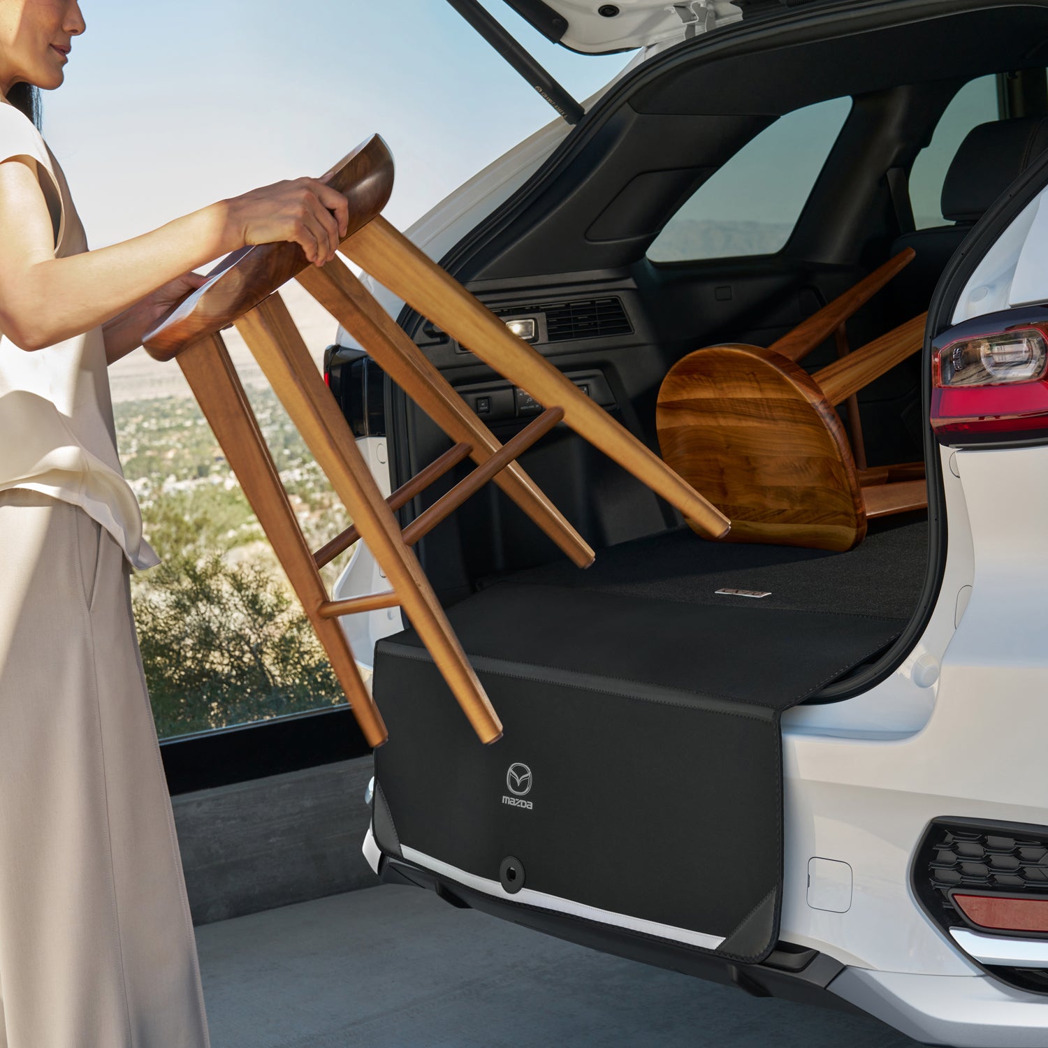 Loading Sill Protector | Mazda