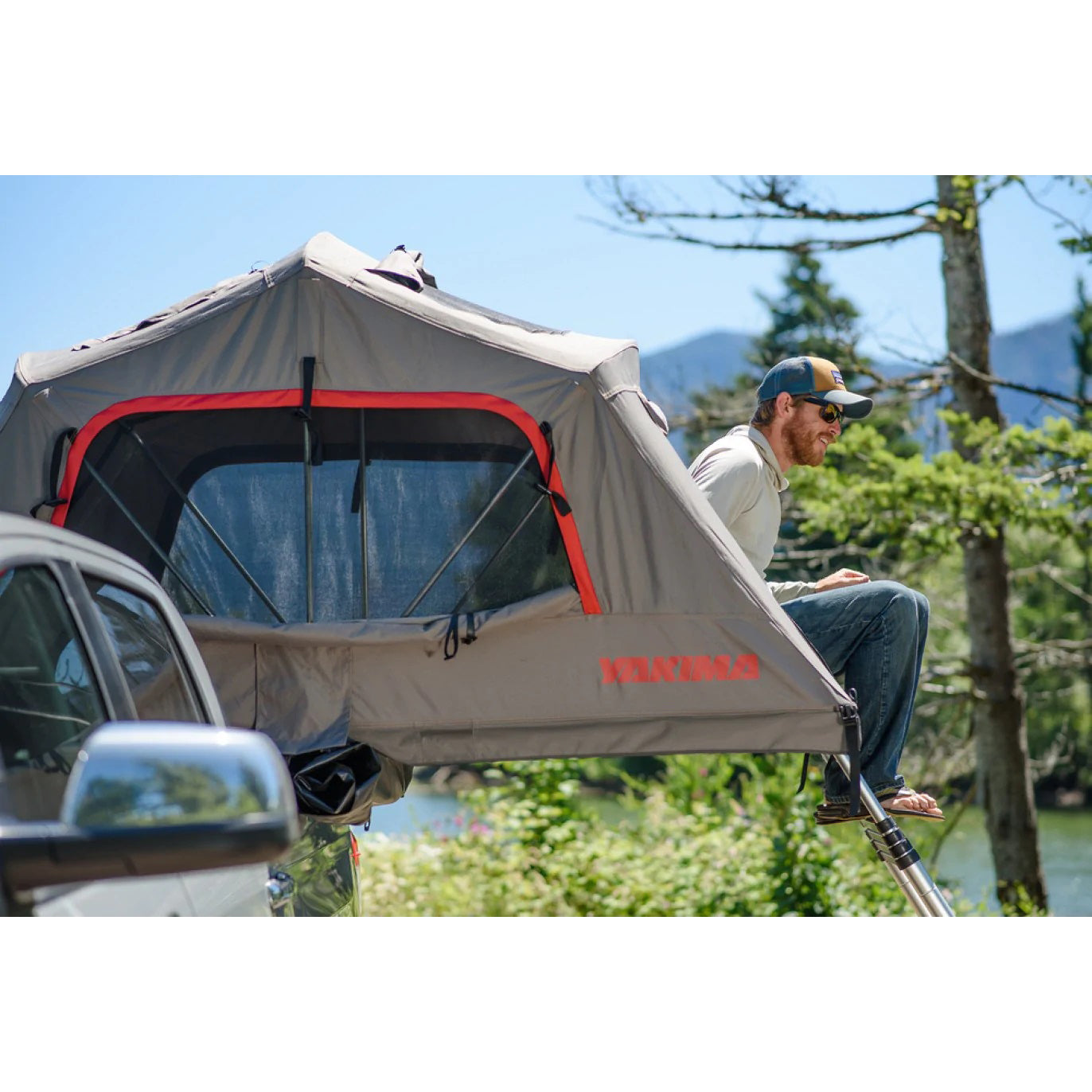 Roof Rack Accessory: Rooftop Tent (2-Person) | Yakima SkyRise HD Small